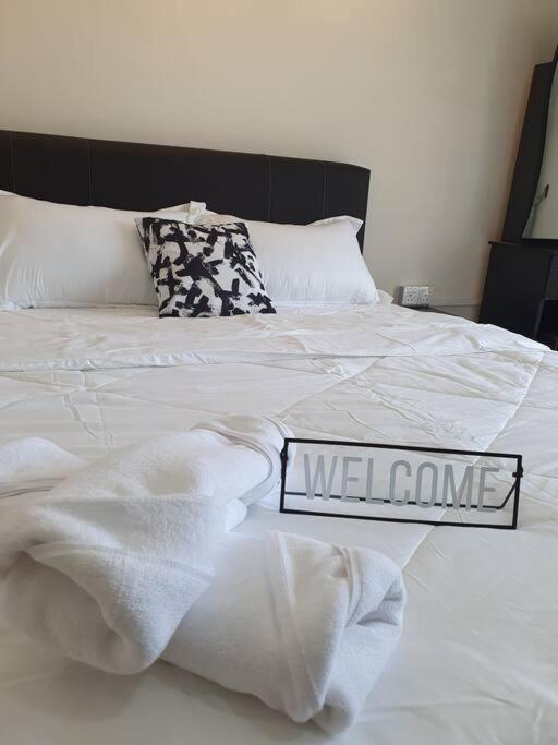 3Storey House 13Pax Family Suite Bayan Lepas Εξωτερικό φωτογραφία