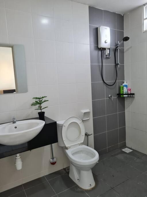 3Storey House 13Pax Family Suite Bayan Lepas Εξωτερικό φωτογραφία