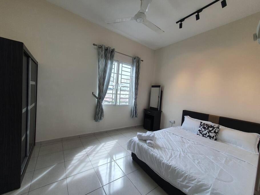 3Storey House 13Pax Family Suite Bayan Lepas Εξωτερικό φωτογραφία