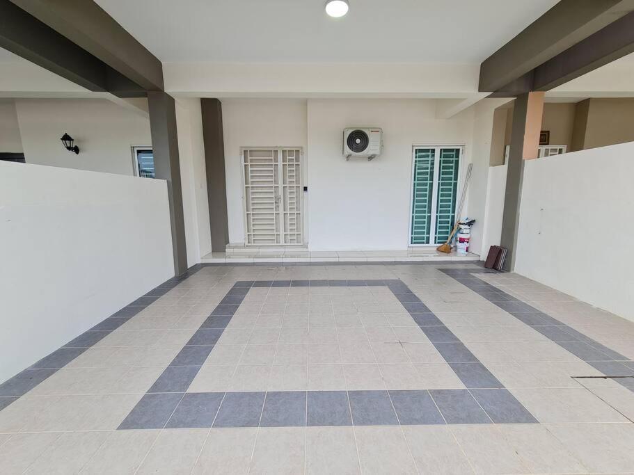 3Storey House 13Pax Family Suite Bayan Lepas Εξωτερικό φωτογραφία