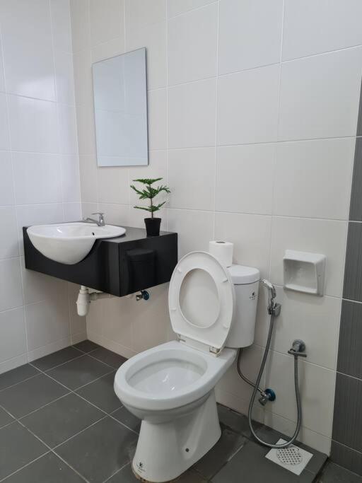 3Storey House 13Pax Family Suite Bayan Lepas Εξωτερικό φωτογραφία
